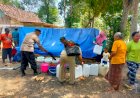Polisi-Kembali-Salurkan-Bantuan-Air-Bersih-Untuk-400-KK-di-Ngawi