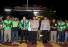 Polisi-dan-Ojol-di-Sidoarjo-Gelar-Aksi-Solidaritas-untuk-Affan-Kurniawan