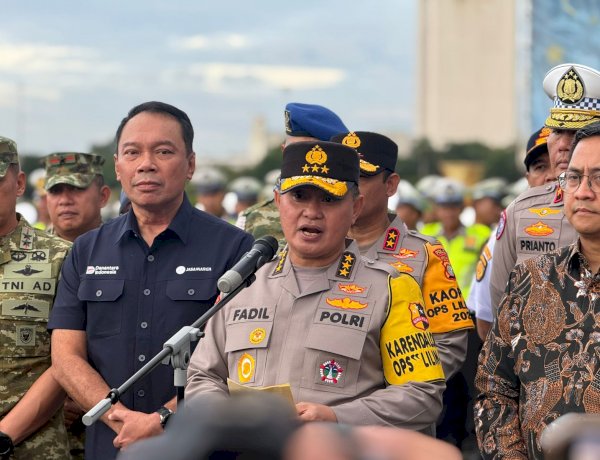 Wakapolri Bagikan Sembako ke Ribuan Buruh, Wujud Kepedulian Polri di Sektor Industri Dalam Negeri