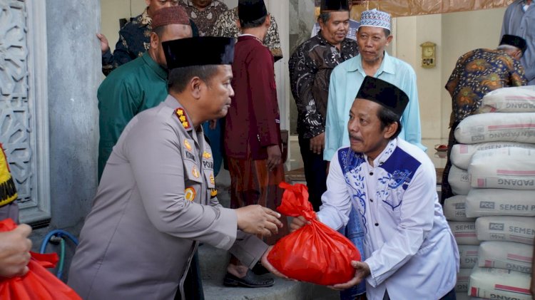 Gelar Jumat Curhat Polresta Sidoarjo Bantu Pembangunan Masjid Al Mubarokah