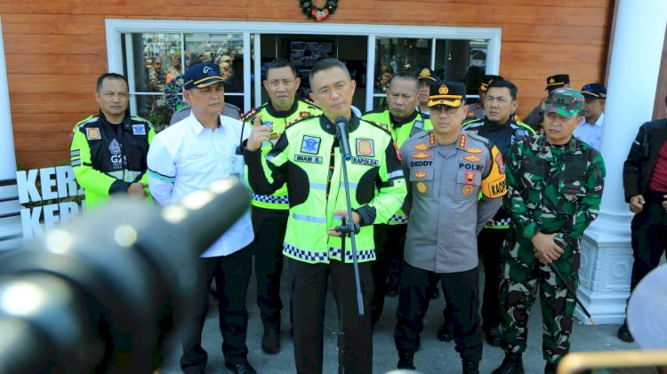 Kapolda Jatim Cek Kesiapan Ops Lilin Semeru dan Jalur Pantura Surabaya - Banyuwangi dengan Patroli Bermotor