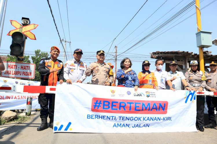 Kapolres Kediri Kota Bersama Forkopimda Resmikan Palang Pintu Kereta api