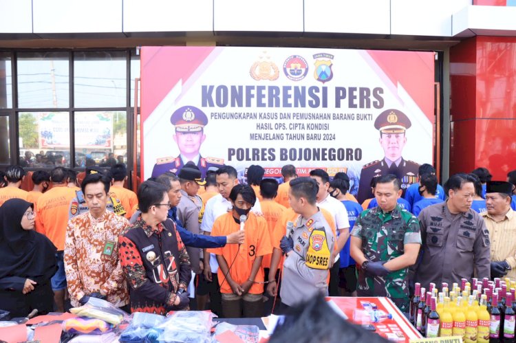 Polres Bojonegoro Berhasil Amankan 7 Pelaku Penganiayaan dan Pembacokan Remaja