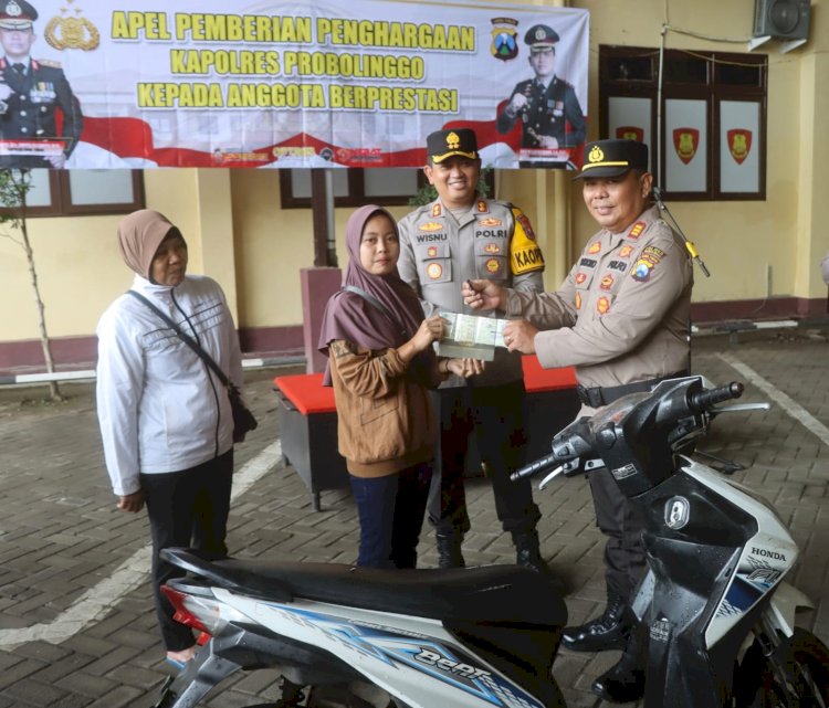 Berhasil Ungkap Curanmor, Polres Probolinggo Kembalikan Motor yang Hilang ke Pemilik