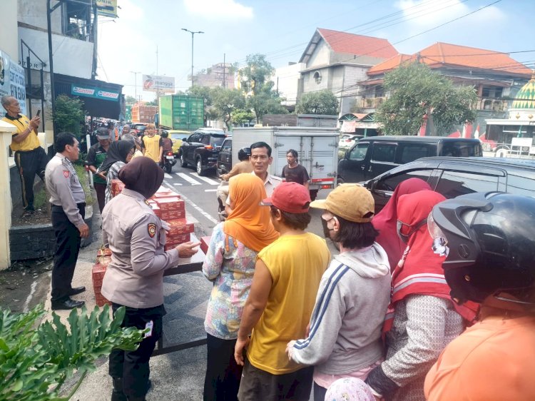 Asa Kepedulian Anggota, Polsek Gedangan Berbagi Takjil