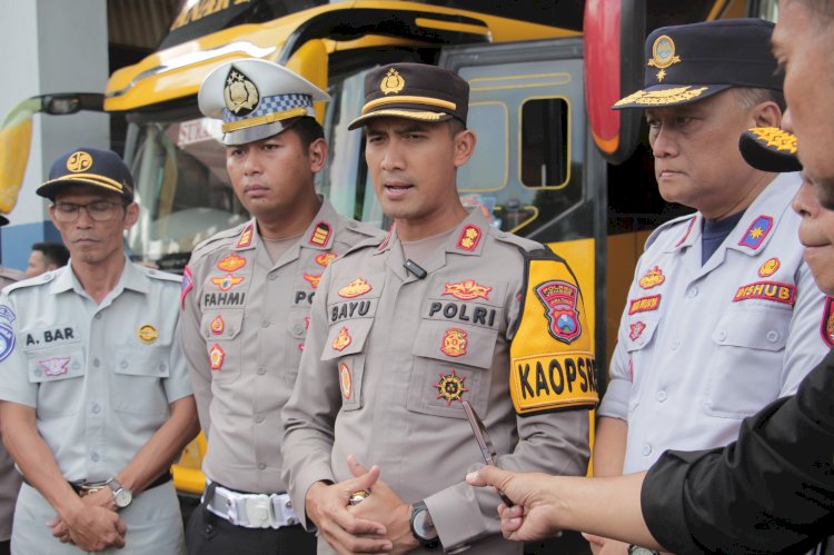 Cek Terminal Bus, Kapolres Jember Pastikan Kelayakan Angkutan Lebaran