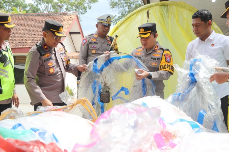 Lebaran Ketupat Polres Trenggalek Amankan 135 Balon Udara