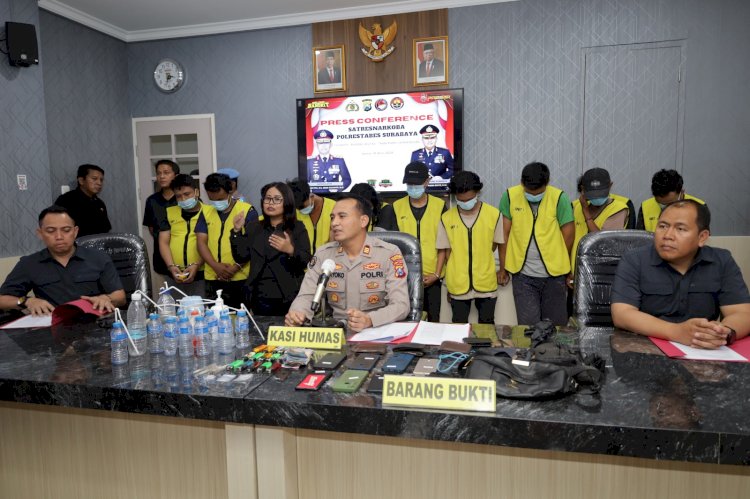 Polrestabes Surabaya Amankan 11 Orang di Jalan Kunti Diduga Pemain Narkoba