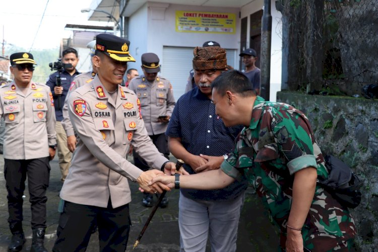 Jumat Curhat Polres Batu Sambangi Rumah Warga dari Pintu ke Pintu Tampung Aspirasi Masyarakat