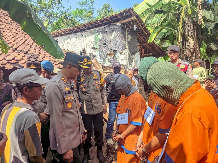 *Polres Lumajang Berhasil Amankan Tiga Pelaku Pencurian Sapi*