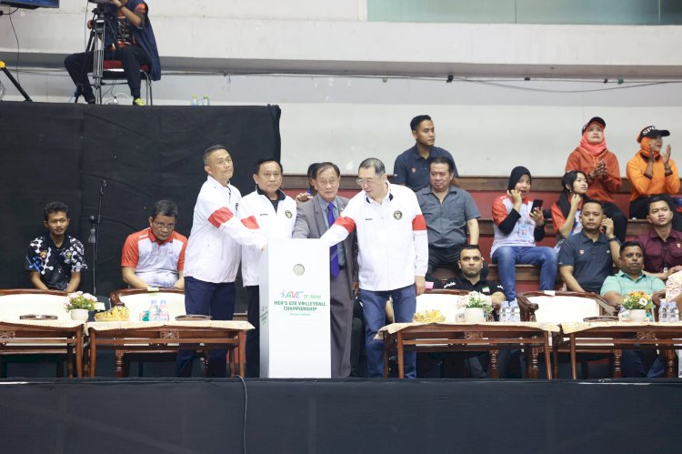 Dampingi Ketua umum PP PBVSI, Kapolda Jatim Hadiri Pembukaan AVC Men's U-20 2024 di Surabaya