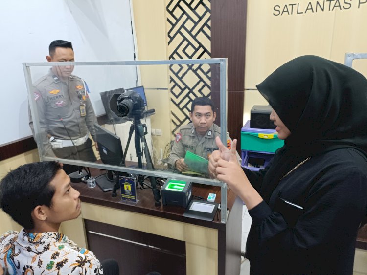 Polres Kediri Kota Beri Pendampingan Khusus Pelayanan SIM Bagi Penyandang Disabilitas