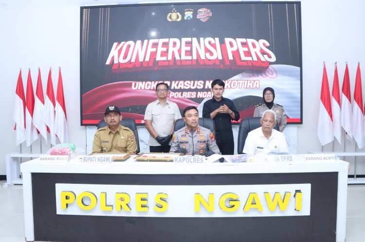 Polres Ngawi Amankan 2 Tersangka Pengedar Narkoba 223,842 gram Sabu Disita
